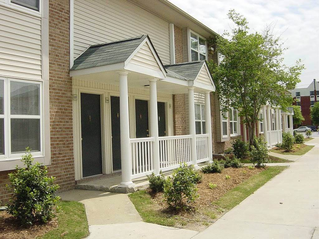 Lexington Park Apartments | 1225 Tidewater Dr, Norfolk, VA 23504 | Phone: (757) 625-3108