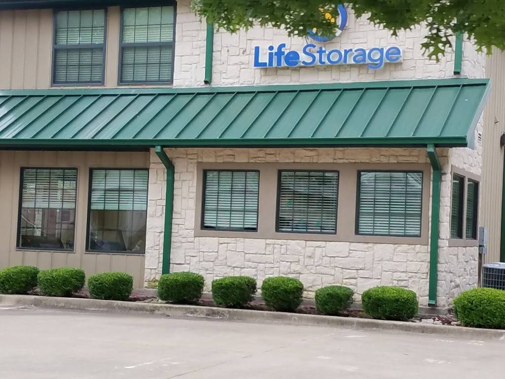 Life Storage - Carrollton | 2300 Old Denton Rd, Carrollton, TX 75006, USA | Phone: (972) 242-9400