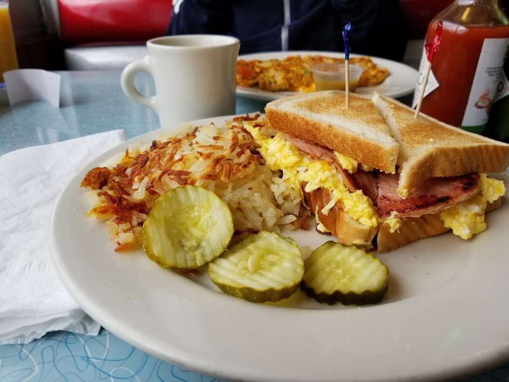 White Palace Grill | 1159 S Canal St, Chicago, IL 60607, USA | Phone: (312) 939-7167