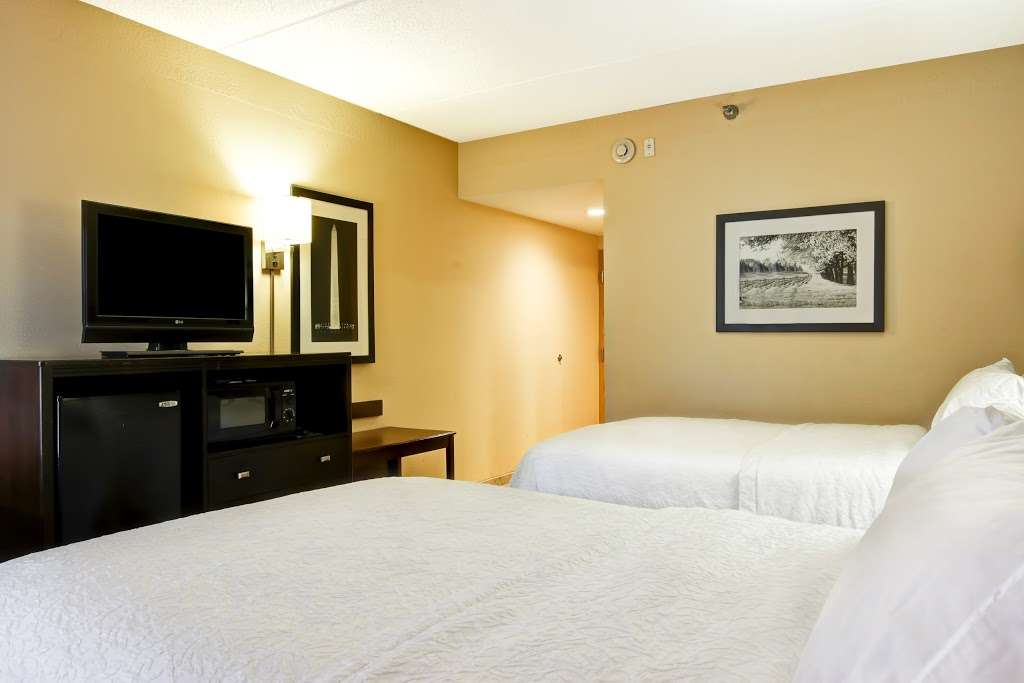 Hampton Inn Waldorf | 3750 Crain Hwy, Waldorf, MD 20603 | Phone: (301) 632-9600