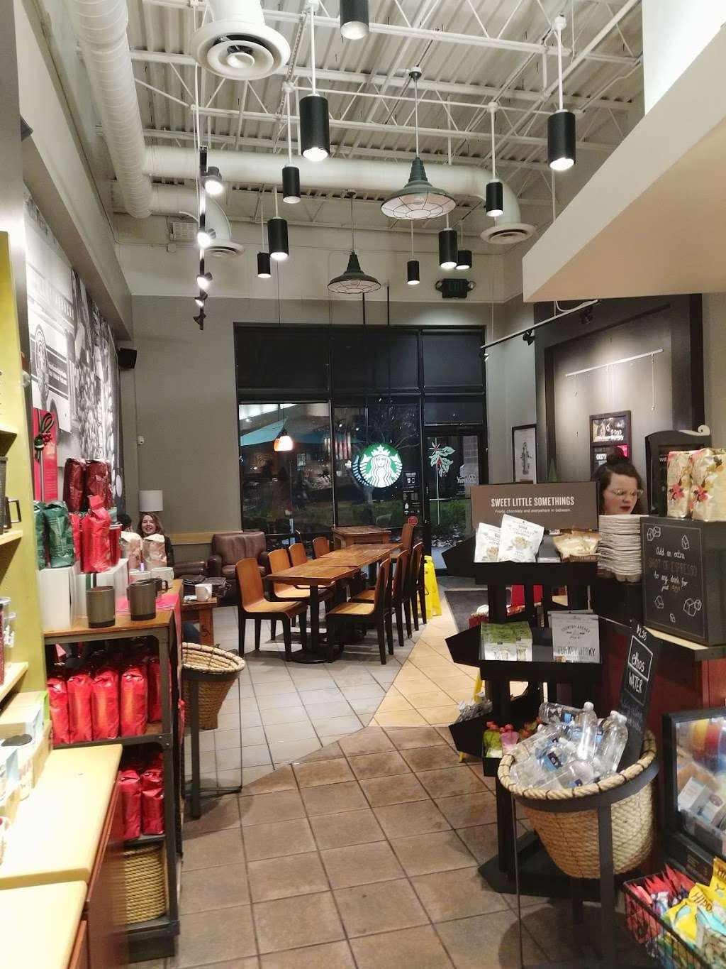 Starbucks | 1850 NW Chipman Rd, Lees Summit, MO 64081 | Phone: (816) 524-1405