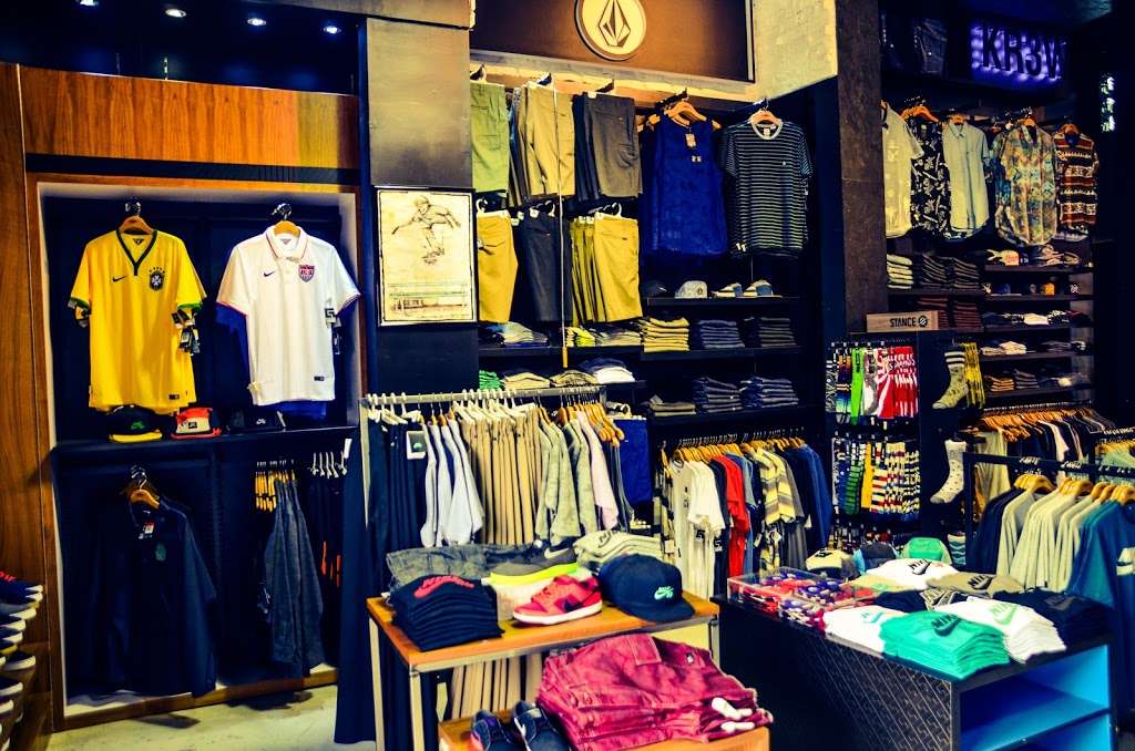 Jacks Garage Skateshop Huntington Beach | 101 Main St, Huntington Beach, CA 92648 | Phone: (714) 500-5755