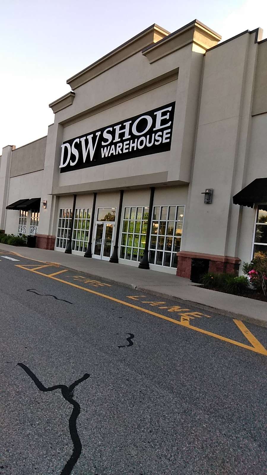 DSW Designer Shoe Warehouse 344 Providence Hwy, Dedham, MA 02026, USA