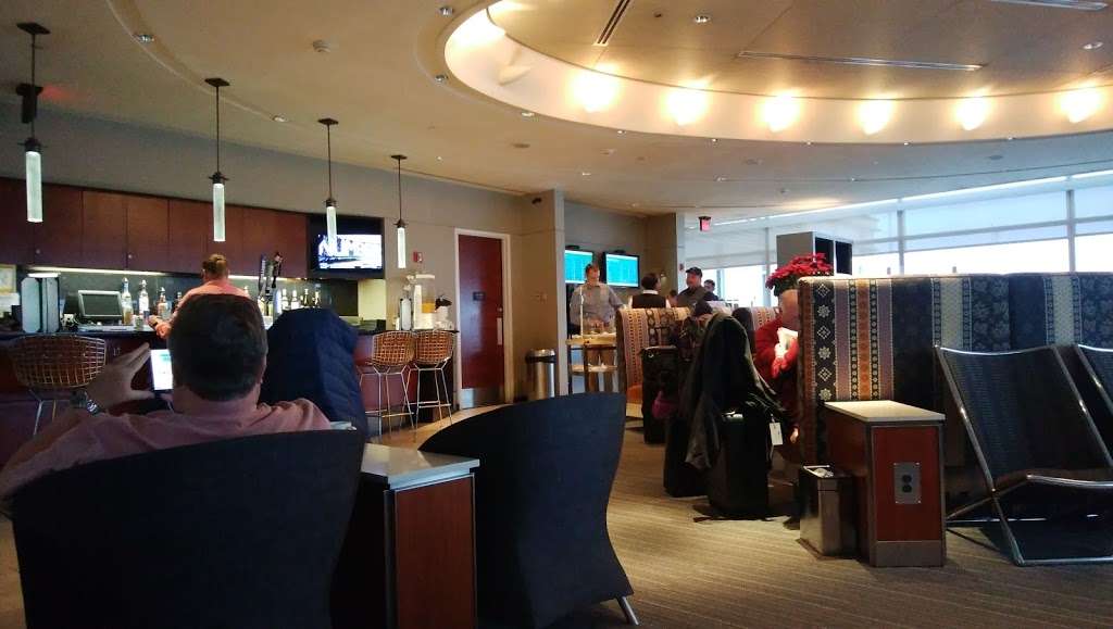 Admirals Club | Terminal C, Ronald Reagan Washington National Airport, 5 Aviation Cir, Arlington, VA 22202, USA | Phone: (800) 433-7300