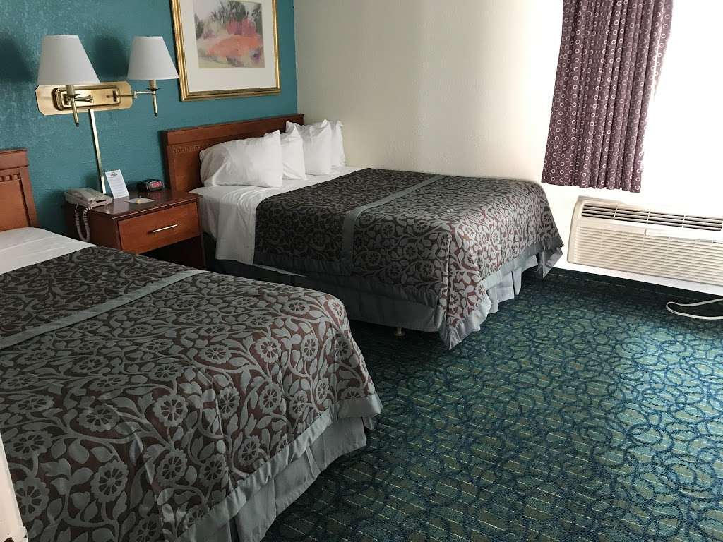 Days Inn & Suites by Wyndham Wildwood | 4610 Ocean Ave, Wildwood, NJ 08260 | Phone: (609) 522-0331