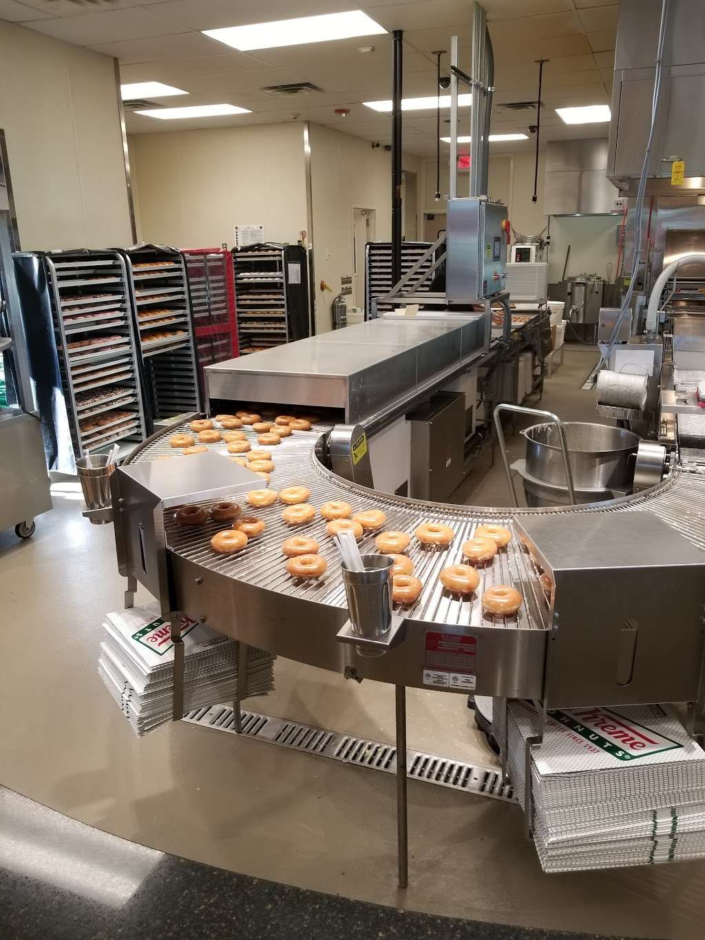 Krispy Kreme Doughnuts | 17815 Halsted St, Homewood, IL 60430 | Phone: (708) 991-2629