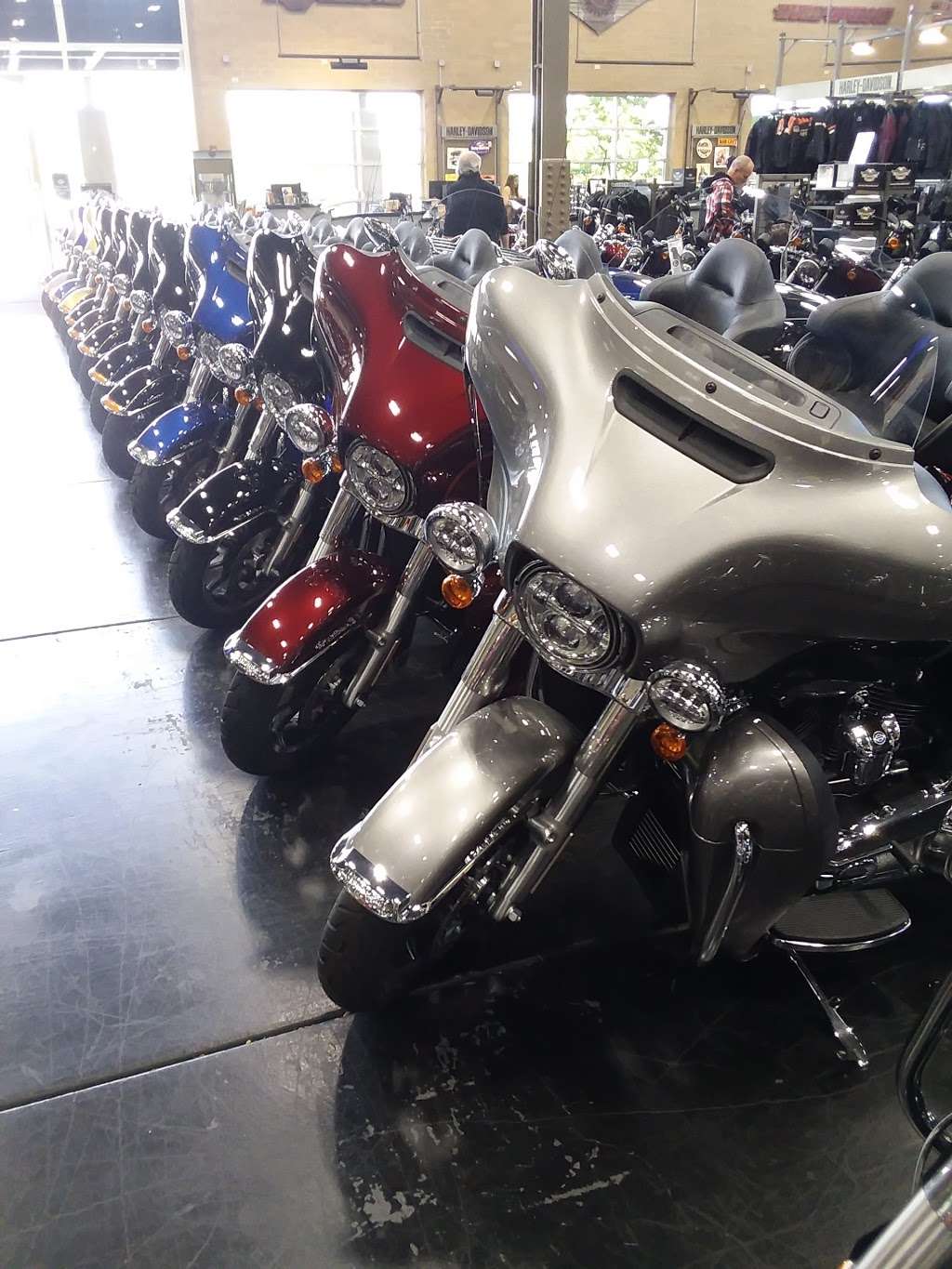 Chicago Harley-Davidson | 5490 Park Pl, Rosemont, IL 60018 | Phone: (847) 454-7244