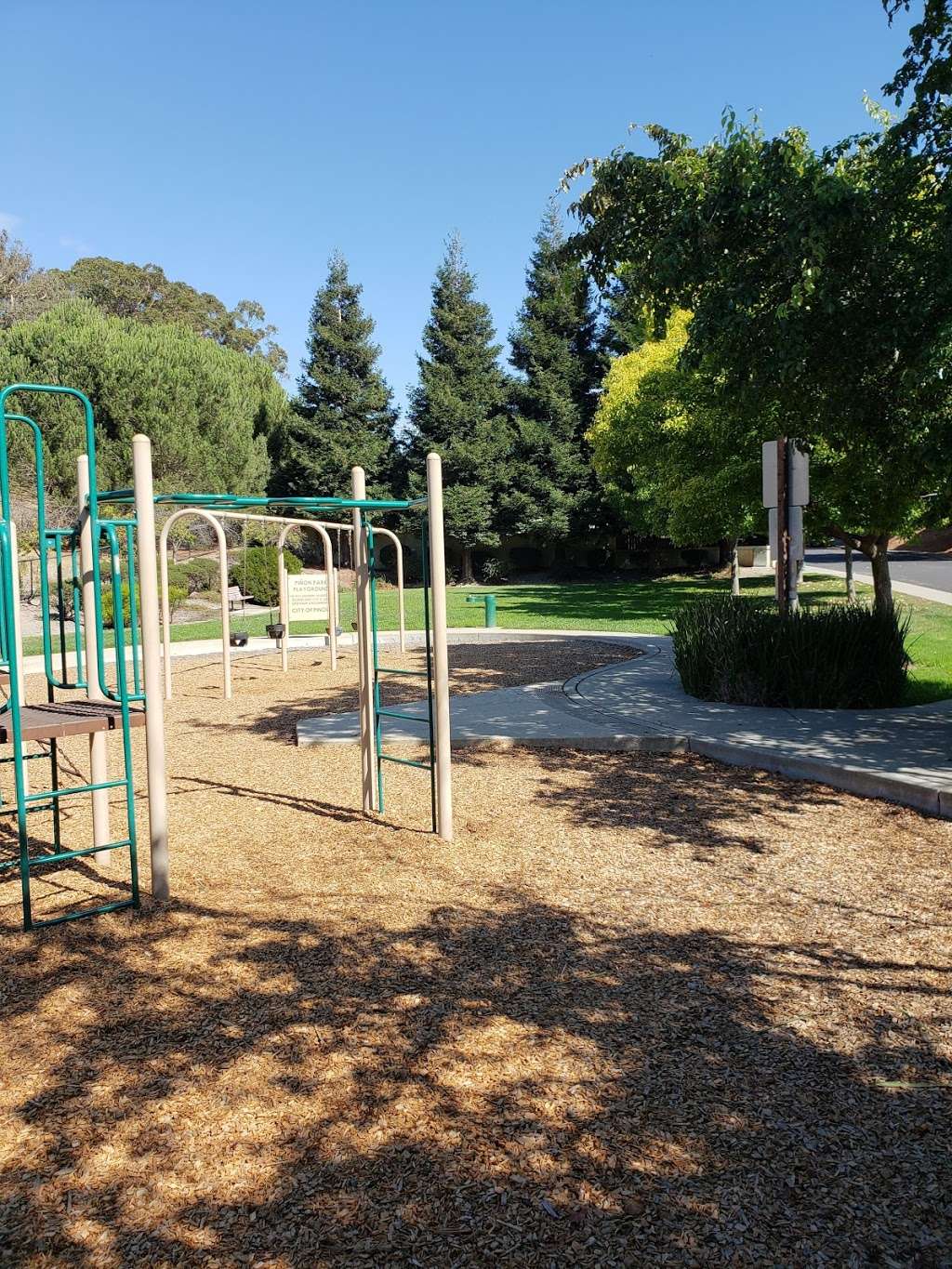 Piñón Park | 1600 Primrose Ln, Pinole, CA 94564, USA | Phone: (510) 724-9062