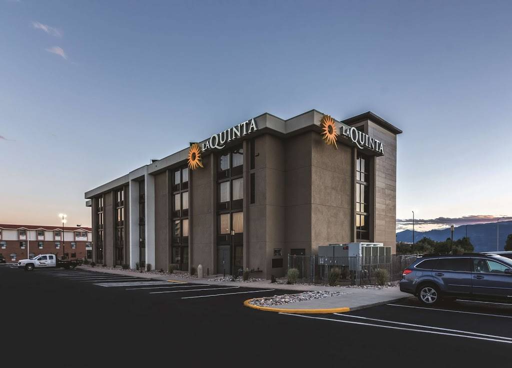 La Quinta Inn & Suites by Wyndham Colorado Springs North | 8155 N Academy Blvd, Colorado Springs, CO 80920, USA | Phone: (719) 266-4300