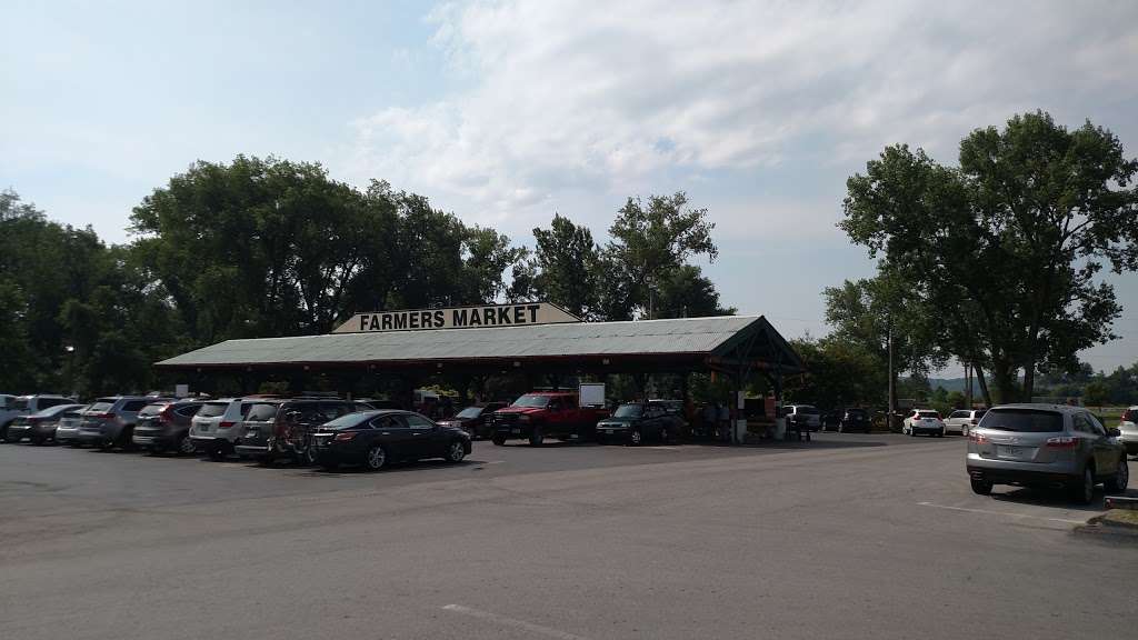 English Landing Parking Lot | 138 S Main St, Kansas City, MO 64152, USA
