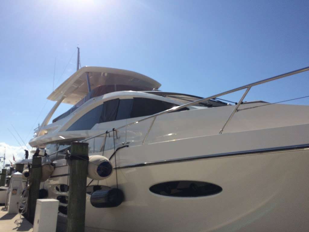 Golden Yacht Charters | 1635 N Bayshore Dr, Miami, FL 33132, USA | Phone: (305) 532-2628