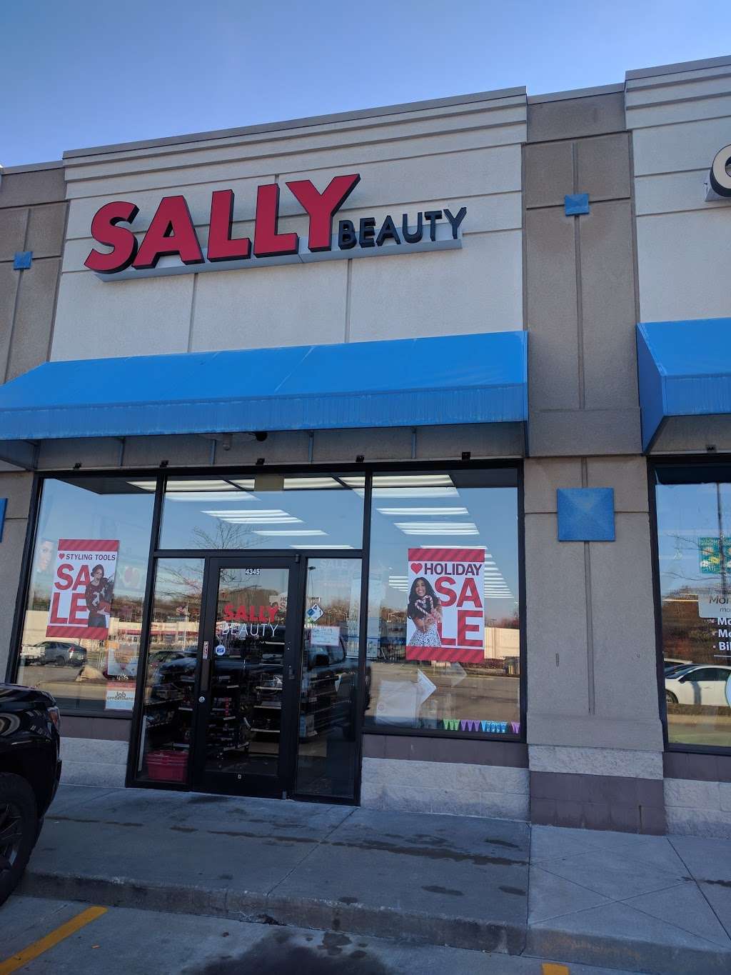 Sally Beauty | 4345 Chouteau Trafficway, Kansas City, MO 64117, USA | Phone: (816) 452-3946