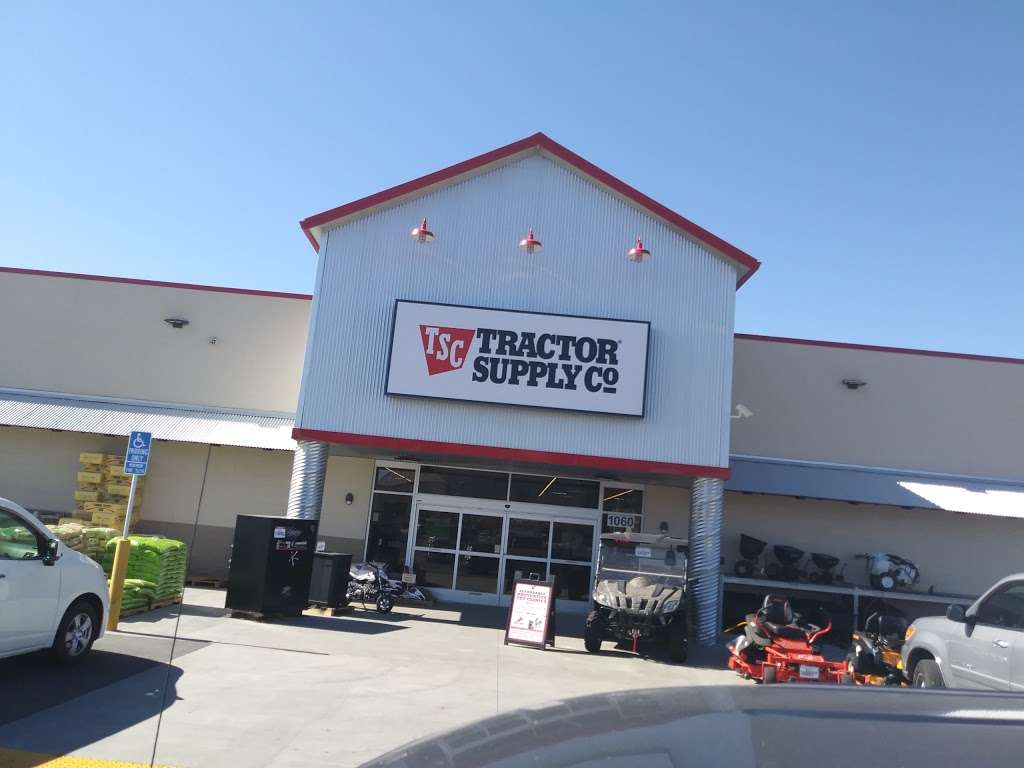 Tractor Supply Co. | 1060 Calimesa Blvd, Calimesa, CA 92320, USA | Phone: (909) 446-0656