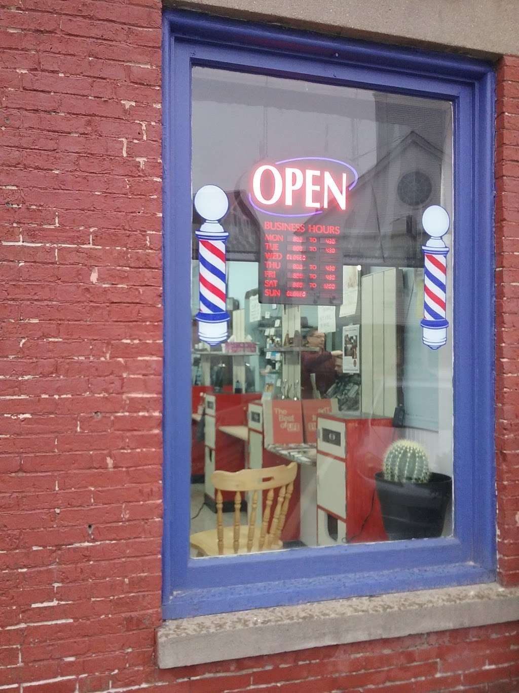 Arthurs Barber Shop | 99 Union St, Milford, NH 03055, USA | Phone: (603) 672-3830