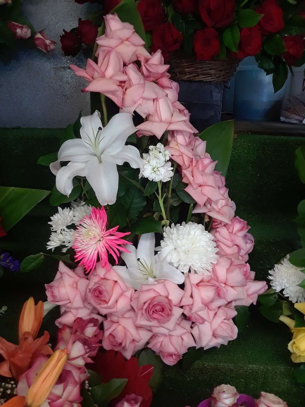 Evergreen Florist | 3000 E 1st St, Los Angeles, CA 90063, USA | Phone: (323) 272-7890