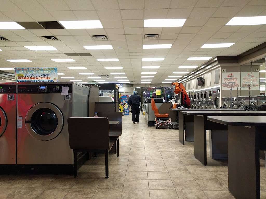 Laundry & Tan Connection | 7329 W 10th St, Indianapolis, IN 46214, USA | Phone: (317) 271-9828
