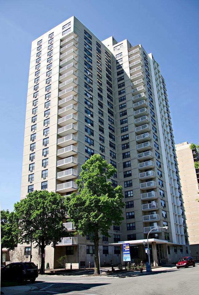 Oglesby Towers Apartments | 6700 S Oglesby Ave, Chicago, IL 60649, USA | Phone: (844) 497-2591