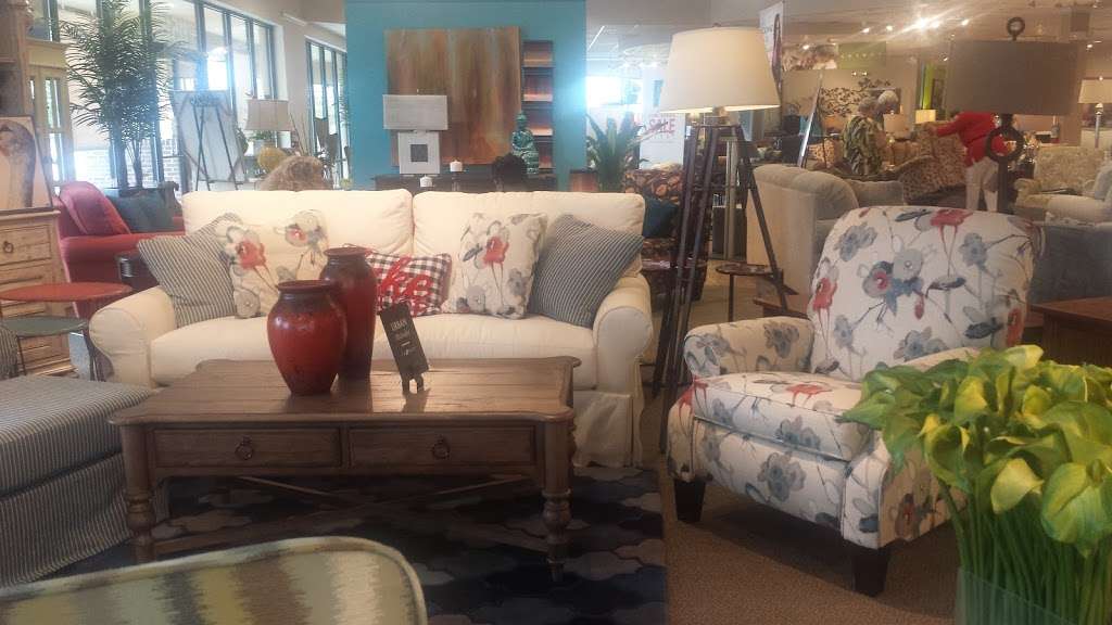 La-Z-Boy Furniture Galleries | 11515 Carolina Pl Pkwy, Pineville, NC 28134, USA | Phone: (704) 341-8393