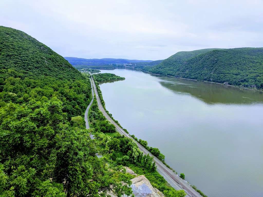 Breakneck Lookout | Cold Spring, NY 10516