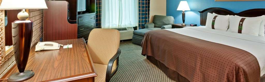 Holiday Inn Chicago SW-Countryside Confctr | 6201 Joliet Rd, Countryside, IL 60525, USA | Phone: (708) 354-4200