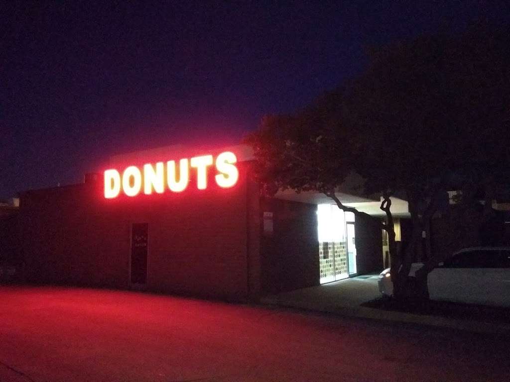 Bunkies Doughnuts | 504 W Lookout Dr, Richardson, TX 75080, USA | Phone: (972) 690-9852