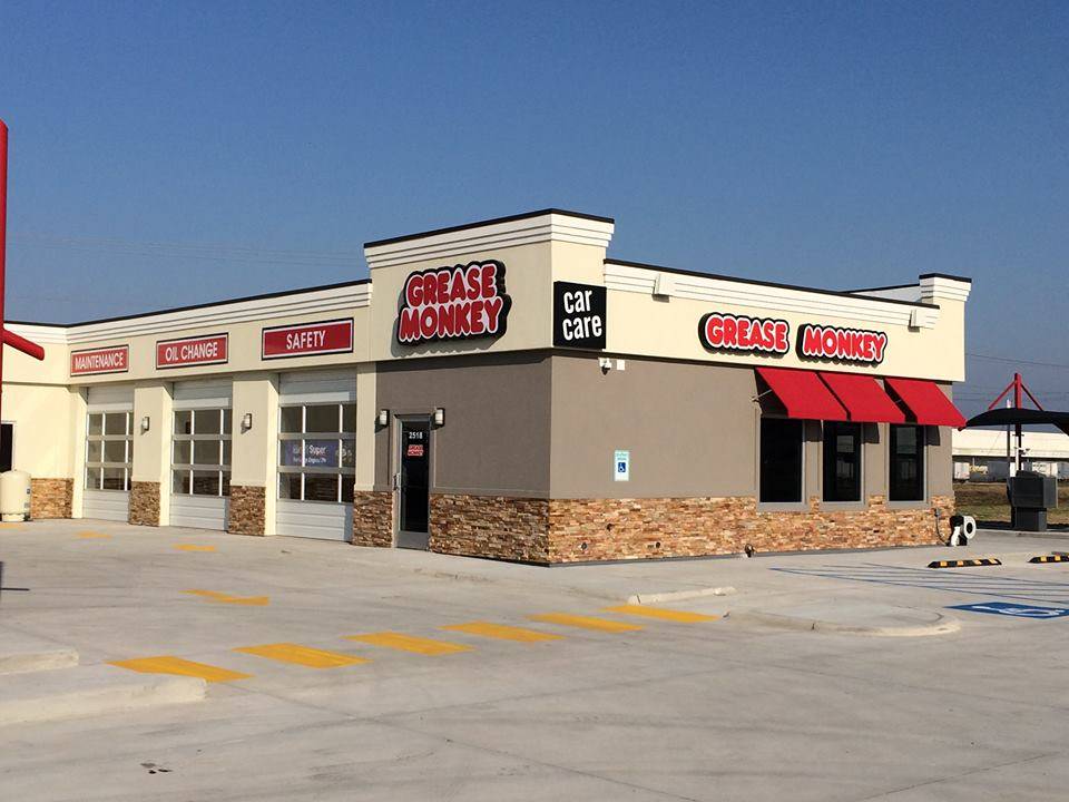 Grease Monkey | 2518 Bob Bullock Loop, Laredo, TX 78045, USA | Phone: (956) 319-9871