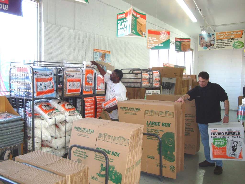 U-Haul Moving & Storage of Roxborough | 8300 Ridge Ave, Philadelphia, PA 19128, USA | Phone: (215) 482-7015