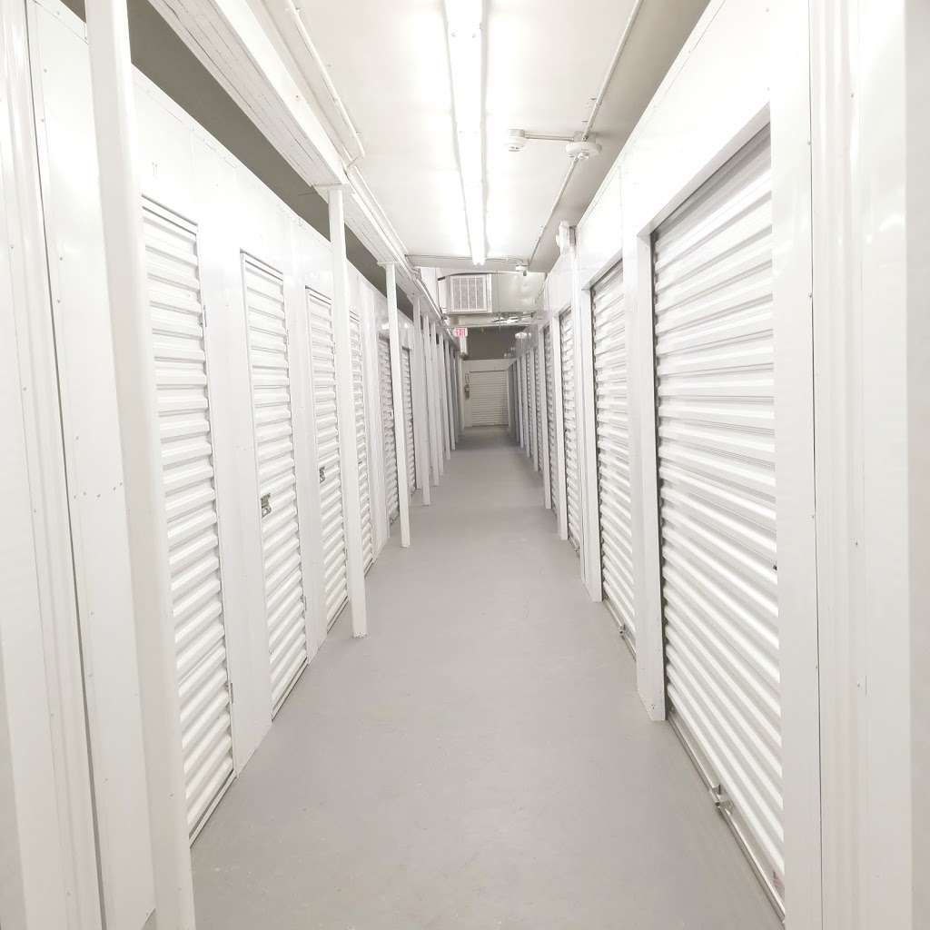 Long Beach Storage, Inc. | 154 Thatcher Rd, Rockport, MA 01966, USA | Phone: (978) 309-8665