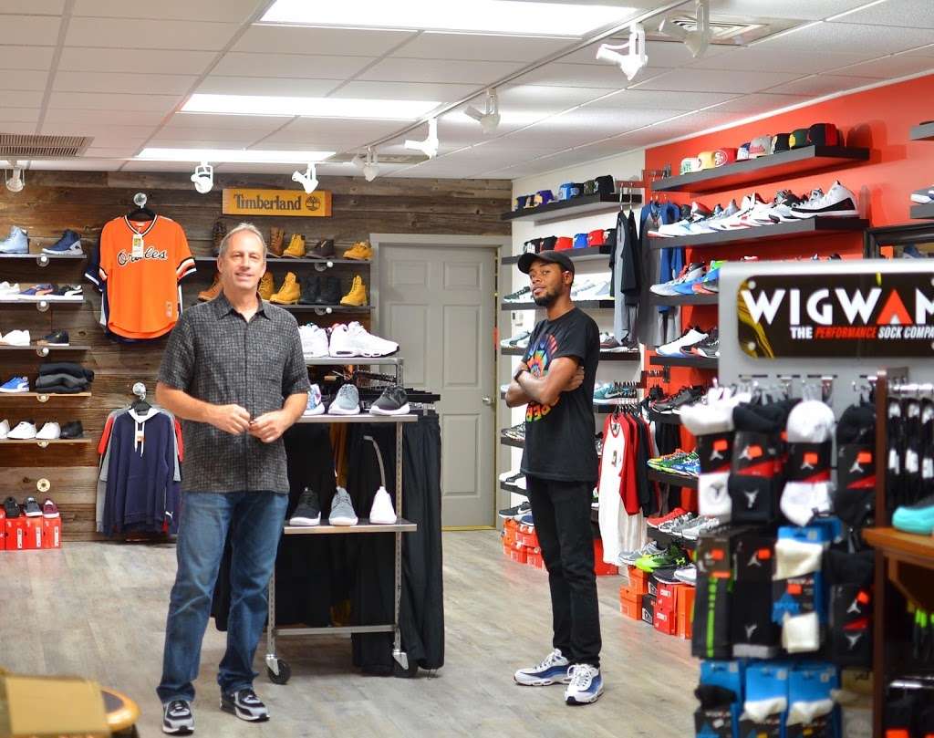 Sneaker Den | 3822 Lincoln Hwy, Downingtown, PA 19335, USA | Phone: (610) 269-7499