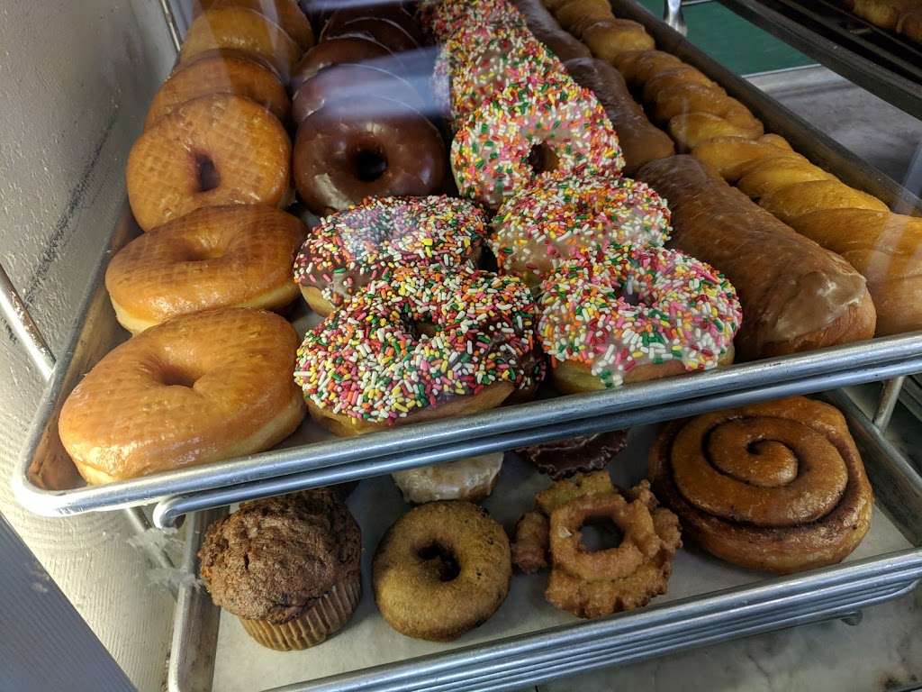 Kims Donuts | 4421 Las Posas Rd, Camarillo, CA 93010, USA | Phone: (805) 484-8374