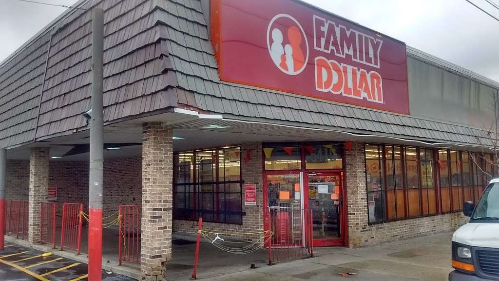 Family Dollar | 5410 W Chicago Ave, Chicago, IL 60651 | Phone: (773) 287-7050