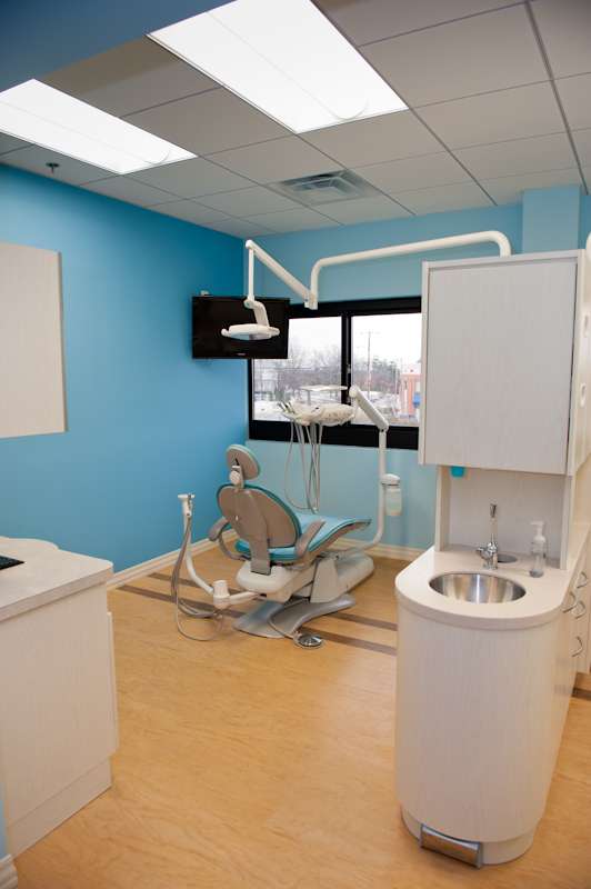 Ashburn Divine Dental - Kids&Family | 20915 Ashburn Rd #205, Ashburn, VA 20147, USA | Phone: (703) 858-0288