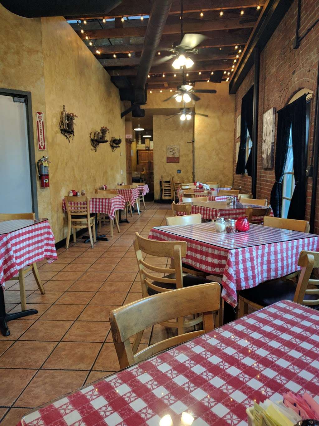 The Kitchen - Italian Cafe & Pizzeria | 78 W Union St, Pasadena, CA 91103 | Phone: (626) 796-9802