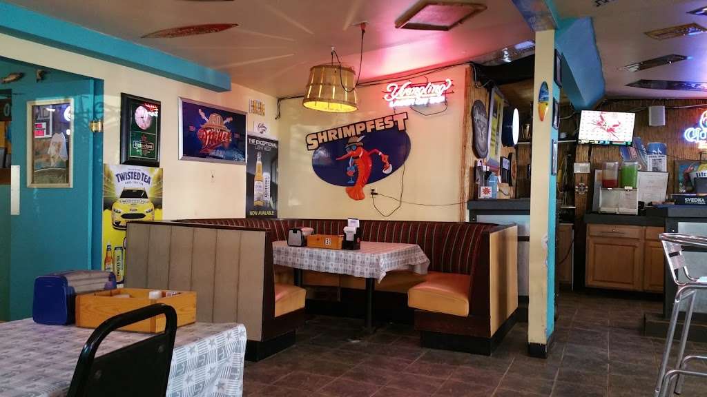 Gilligans Pier | 11535 Popes Creek Rd, Newburg, MD 20664, USA | Phone: (301) 259-4514