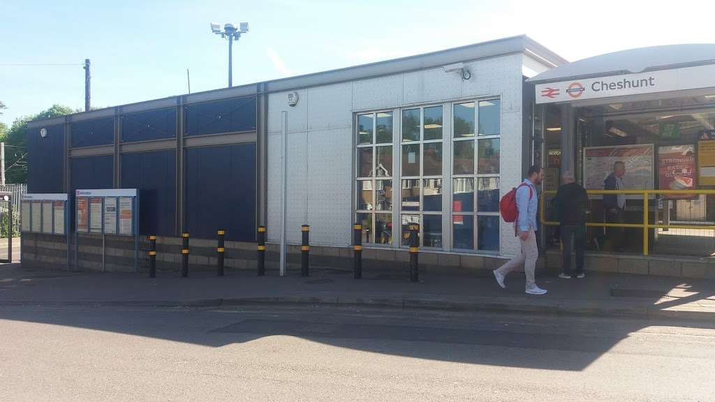 Cheshunt Railway Station (Stop D) | Cheshunt, Waltham Cross EN8 9AQ, UK