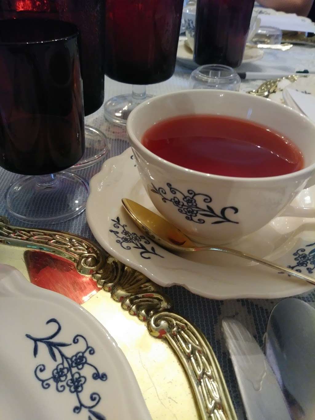 Old Farm House Tea Room | 7027 Lincoln Hwy, Thomasville, PA 17364, USA | Phone: (717) 225-0451