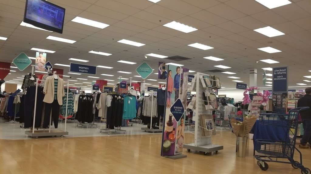 Marshalls | 5922 E Sam Houston Pkwy N, Houston, TX 77049 | Phone: (281) 436-1221