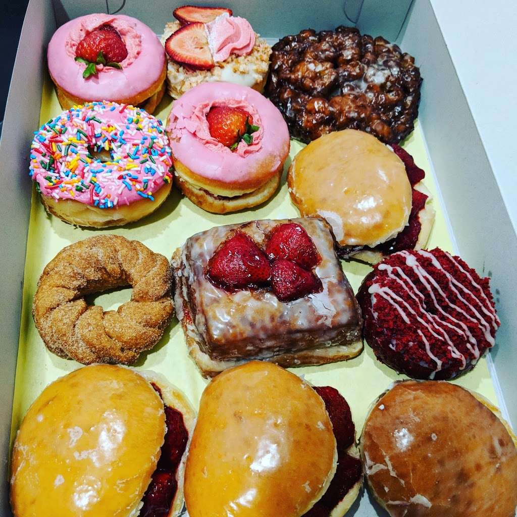 Colorado Donuts | #14, 1578 Colorado Blvd, Eagle Rock, CA 90041, USA | Phone: (323) 340-1962