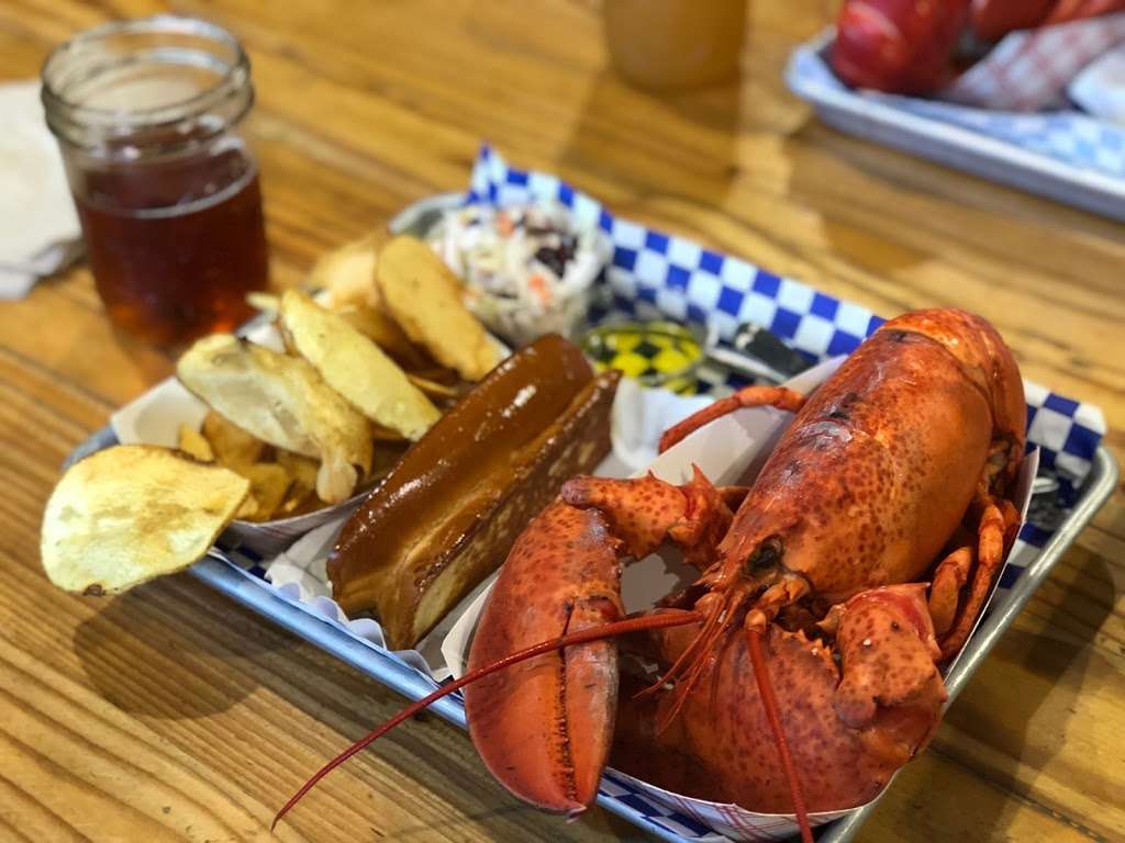 New England Lobster Market & Eatery | 824 Cowan Rd, Burlingame, CA 94010 | Phone: (650) 443-1559