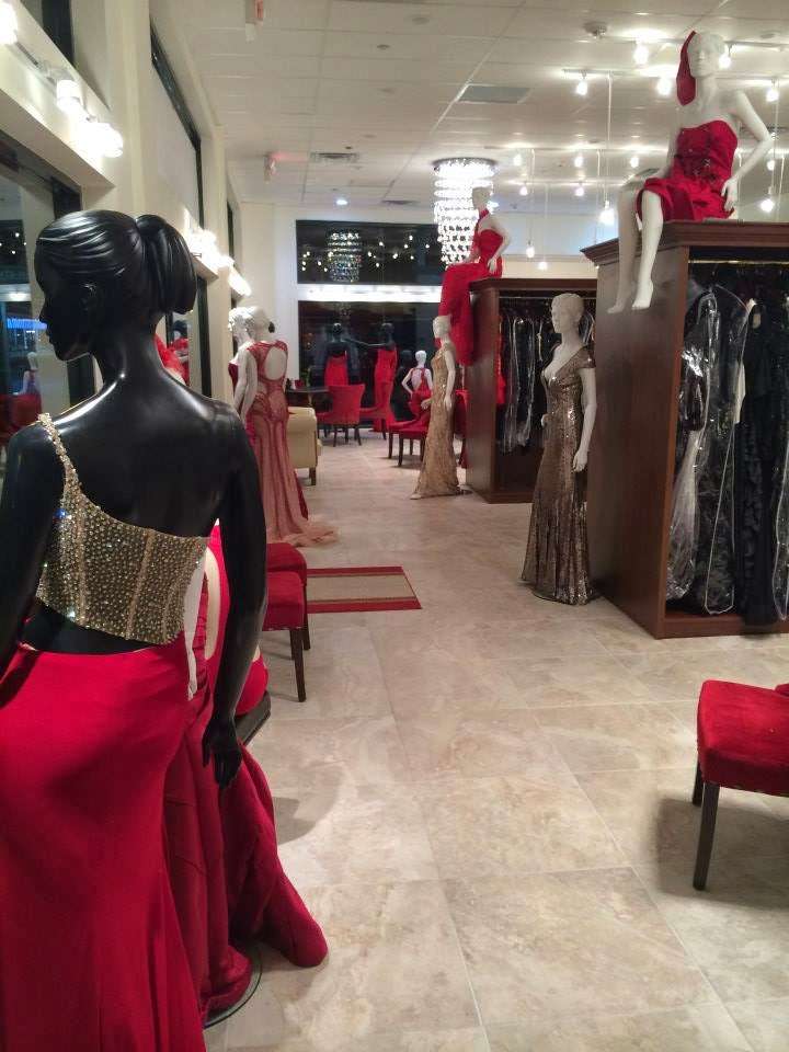 Runway Couture | 2464 Merrick Rd, Bellmore, NY 11710 | Phone: (516) 308-4639