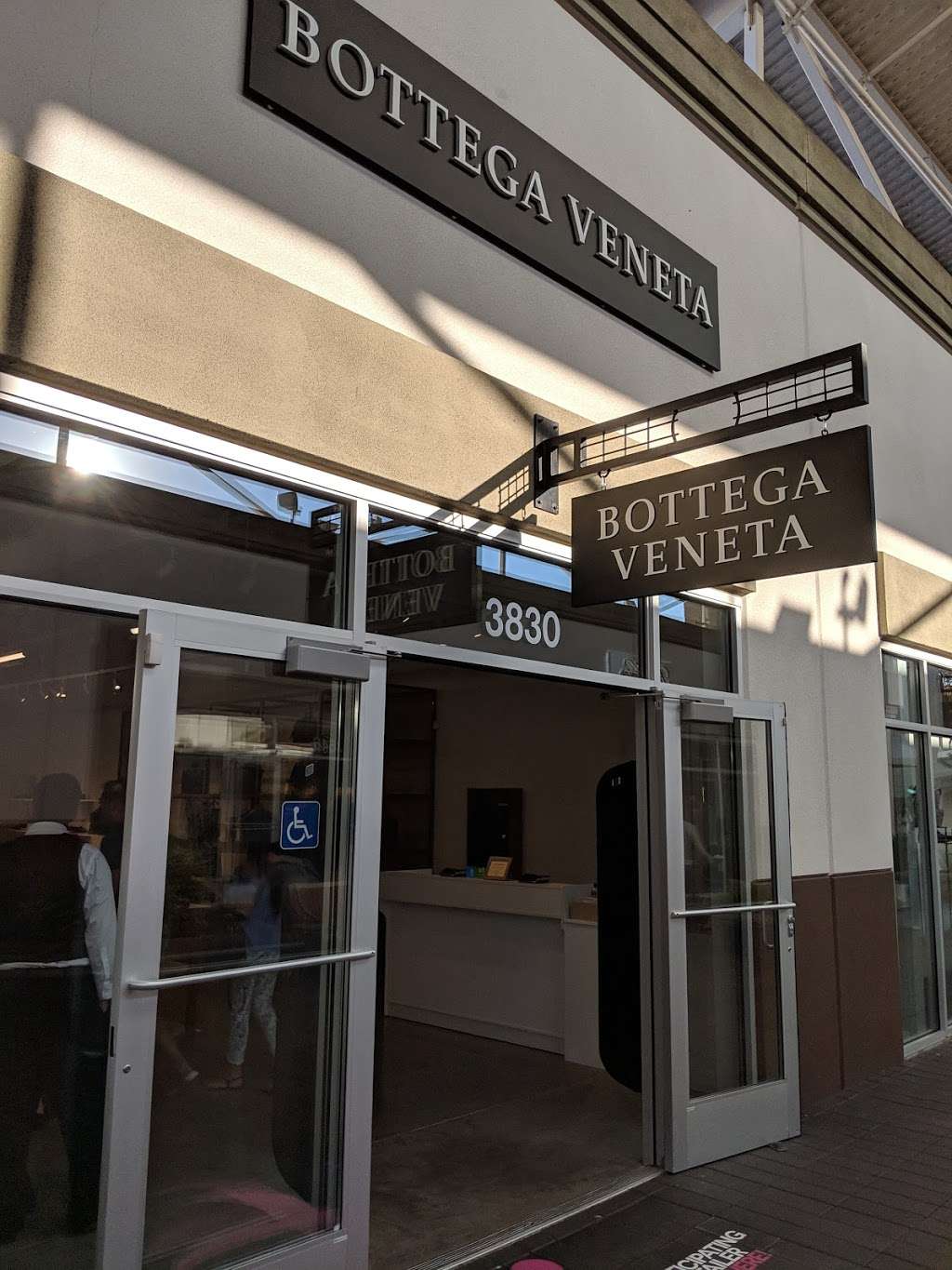 Bottega Veneta Livermore Outlet | 3830 Livermore Outlets Dr, Livermore, CA 94551, USA | Phone: (925) 960-7100