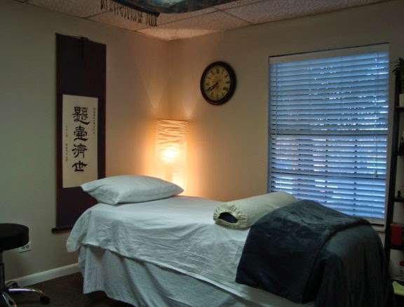 Roots Acupuncture & Herbs - Fuyiu Yip, MAOM, L.Ac. | 7200 E Dry Creek Rd #B-105, Centennial, CO 80112 | Phone: (720) 324-7171