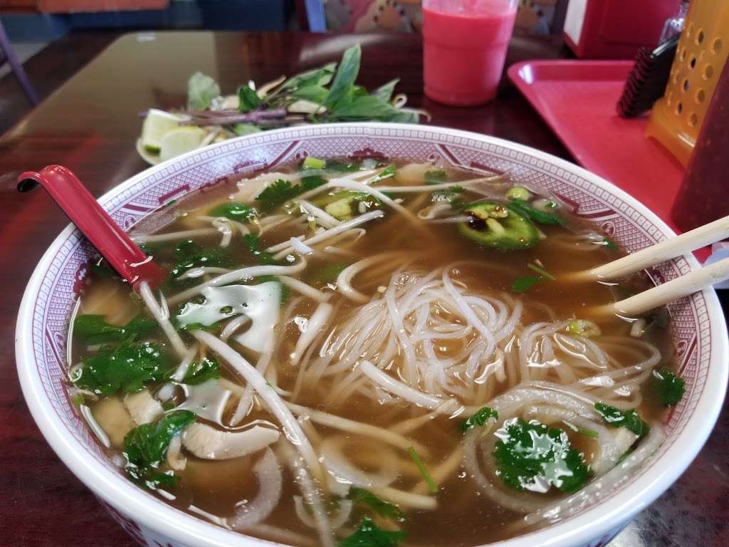 Pho Bellwood | Apple Valley, CA 92308, USA | Phone: (760) 503-7009