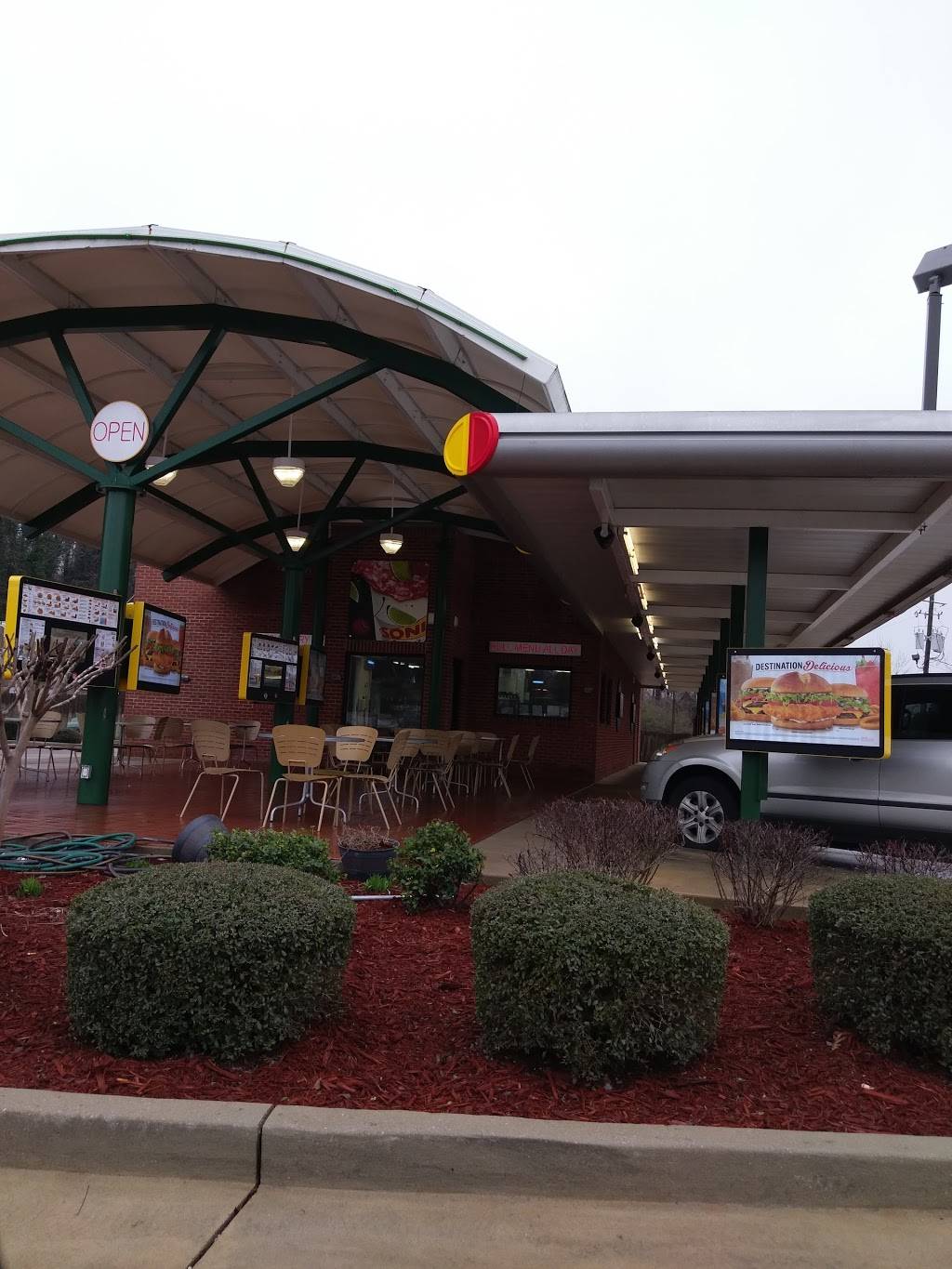 Sonic Drive-In | 143 Foust Ct, Birmingham, AL 35214, USA | Phone: (205) 798-4477