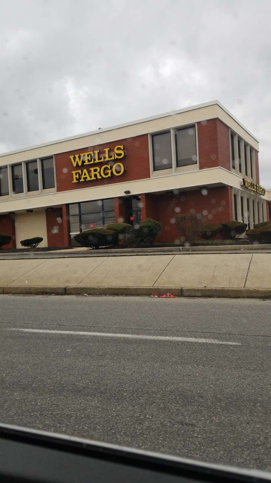 Wells Fargo Bank | 101 W Dekalb Pike, King of Prussia, PA 19406, USA | Phone: (610) 265-5837