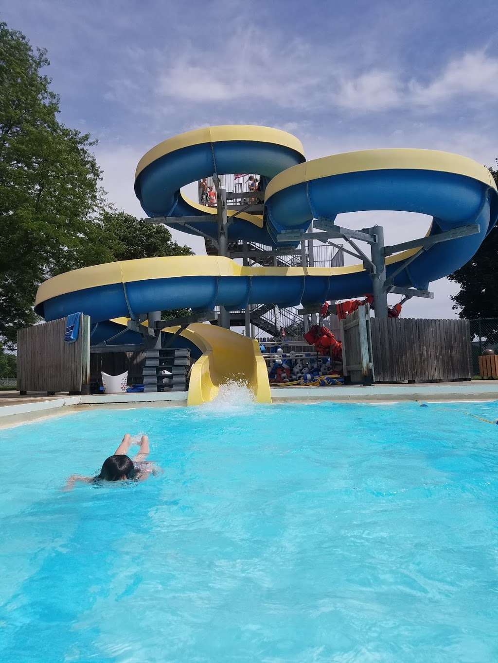 Wiberg Aquatic Center | 2585 North Pilgrim Rd, Brookfield, WI 53005, USA | Phone: (262) 787-3901