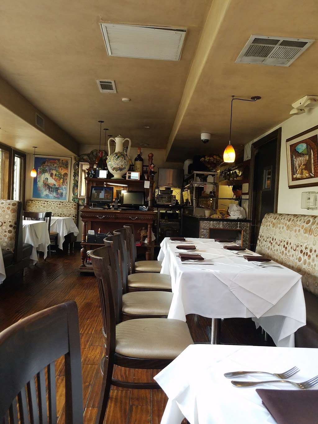 El Caserio Restaurant | 401 Silver Lake Blvd, Los Angeles, CA 90026, USA | Phone: (213) 273-8945