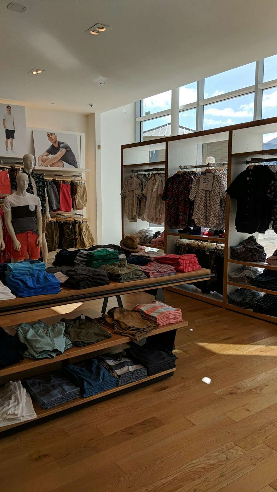 Gap | 1554 Redwood Hwy, Corte Madera, CA 94925 | Phone: (415) 924-2181