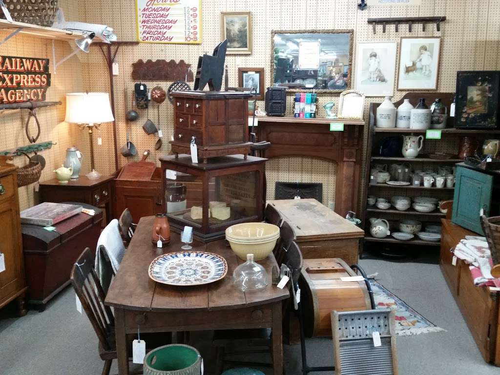Beaver Creek Antique Market | 20202 National Pike, Hagerstown, MD 21740 | Phone: (301) 739-8075