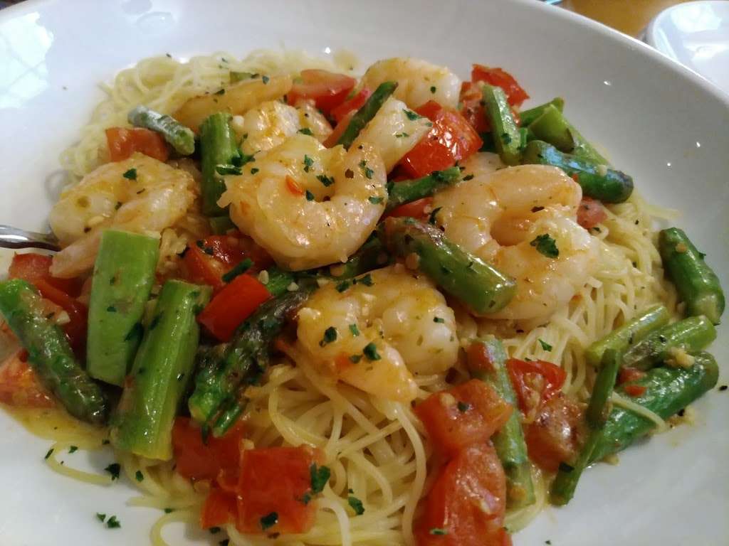 Olive Garden Italian Restaurant | 3041 Interstate 45 N, Conroe, TX 77304, USA | Phone: (936) 539-5200